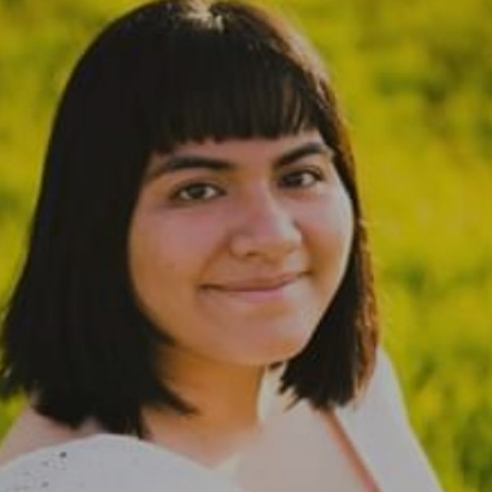 Meet your Posher, Adriana